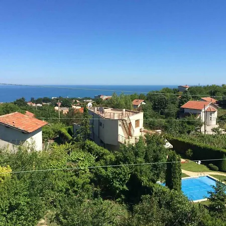 Holiday Poptashevi Varna